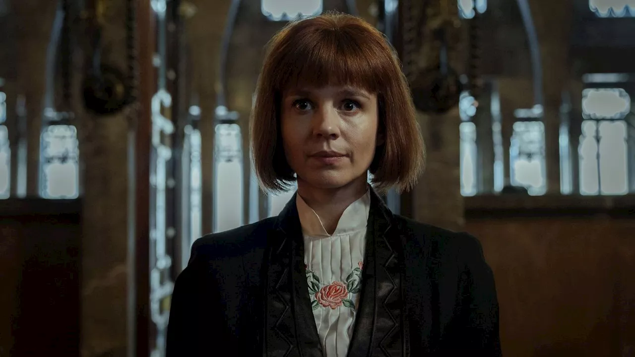The AI Paradox: Why Peacock's Mrs. Davis is a Masterclass in Sci-Fi Storytelling