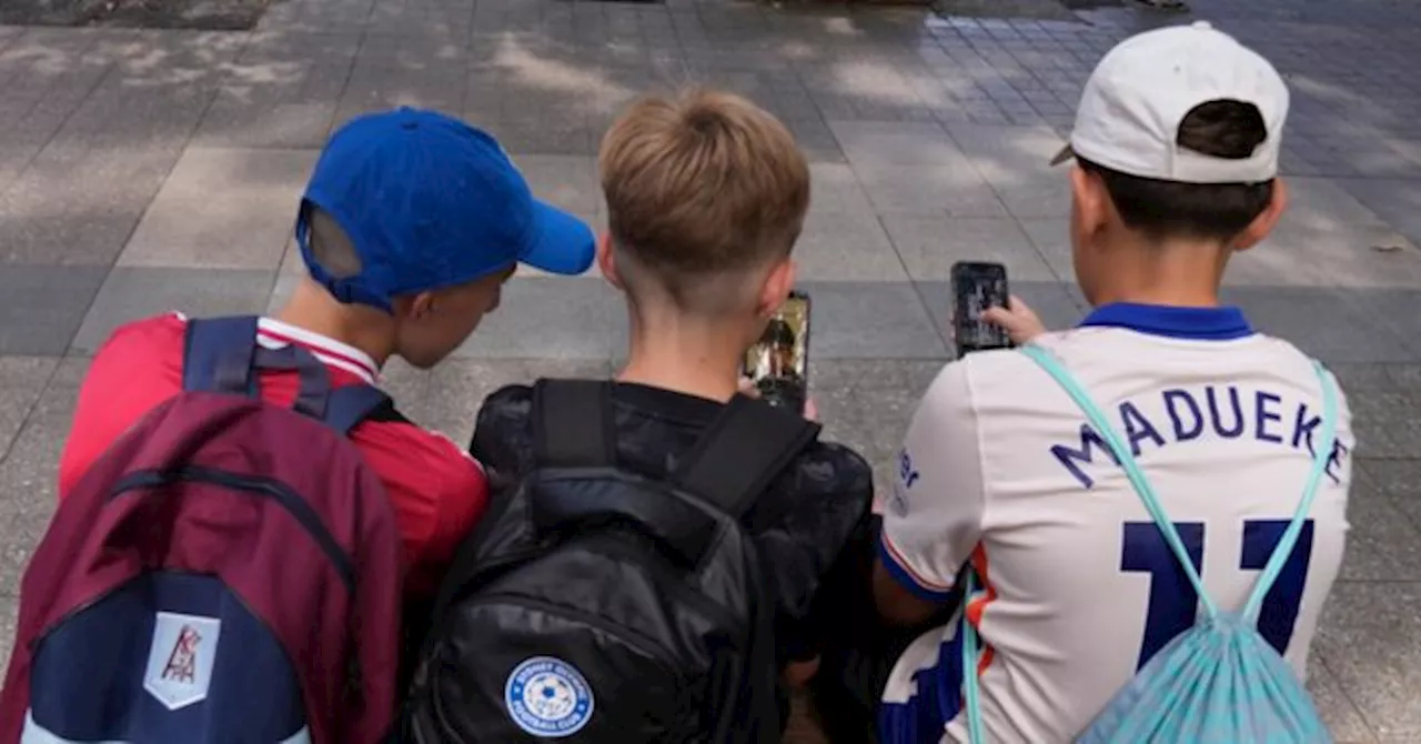 France's Digital Wall: The Push to Lock Under-15s Out of Social Media