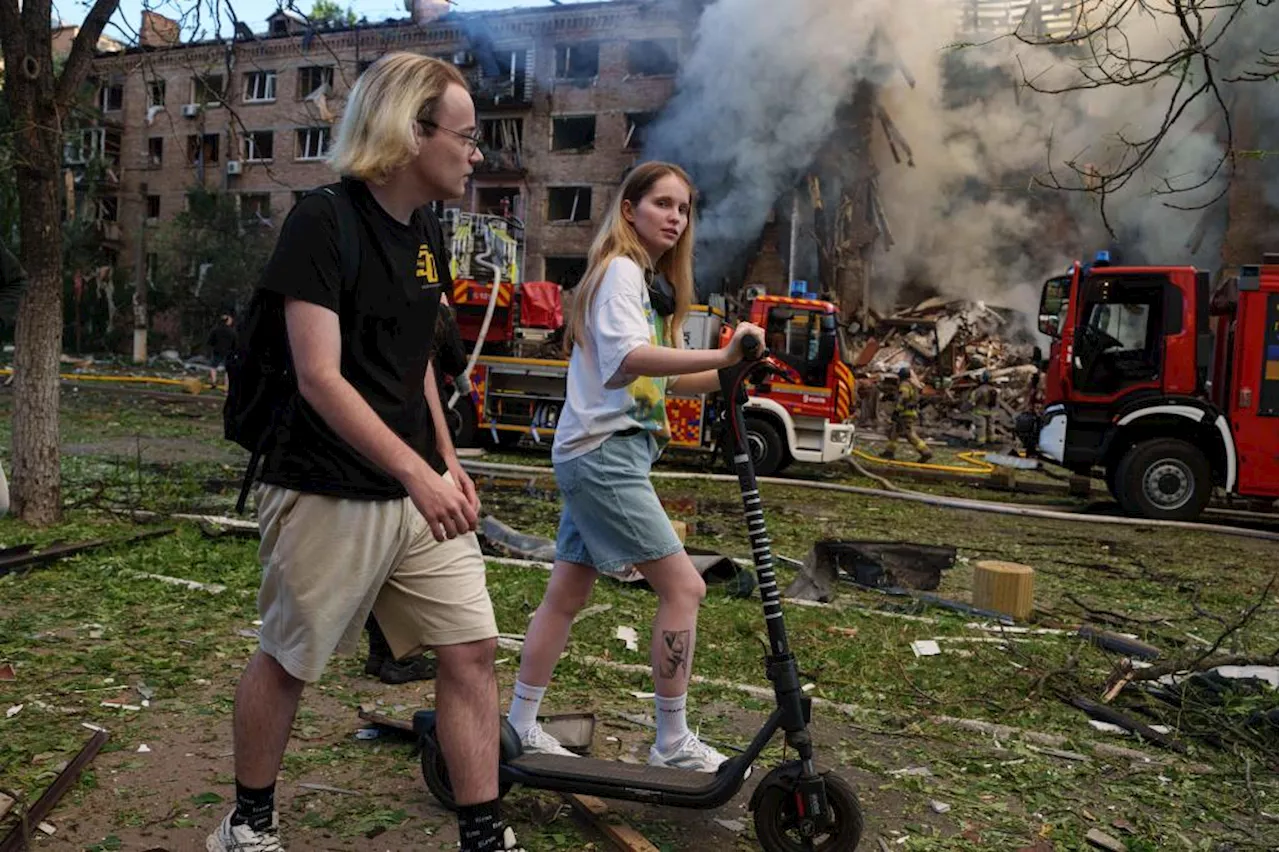 The Defiant Economy of Lukianivka: Living in Kyiv's 'Danger Zone'