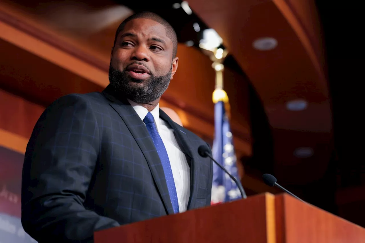 Florida's 2026 Governor Race: Donalds Leads but Jolly Holds the Hispanic Vote