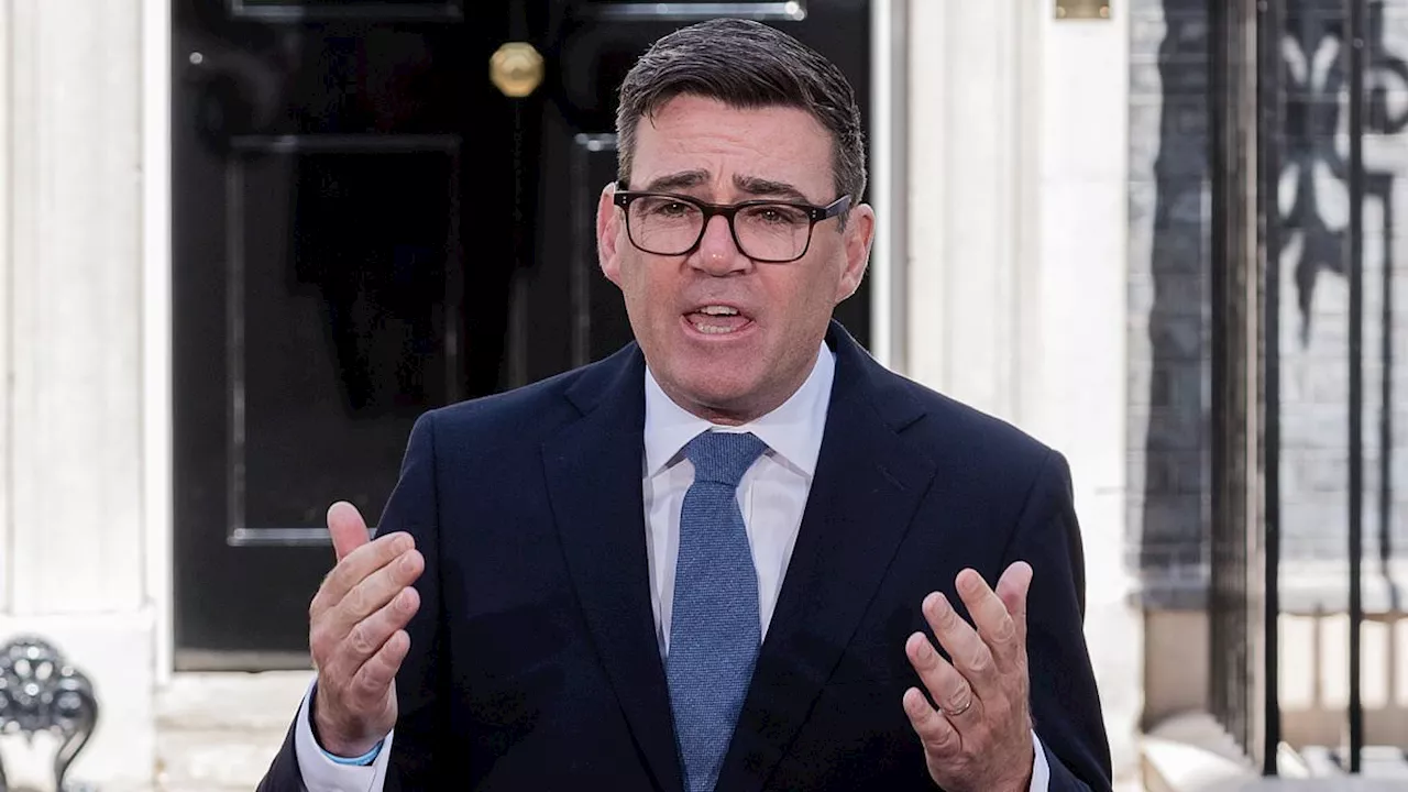 Burnham's Bare-Bones Debut: A New Era at 10 Downing Street?