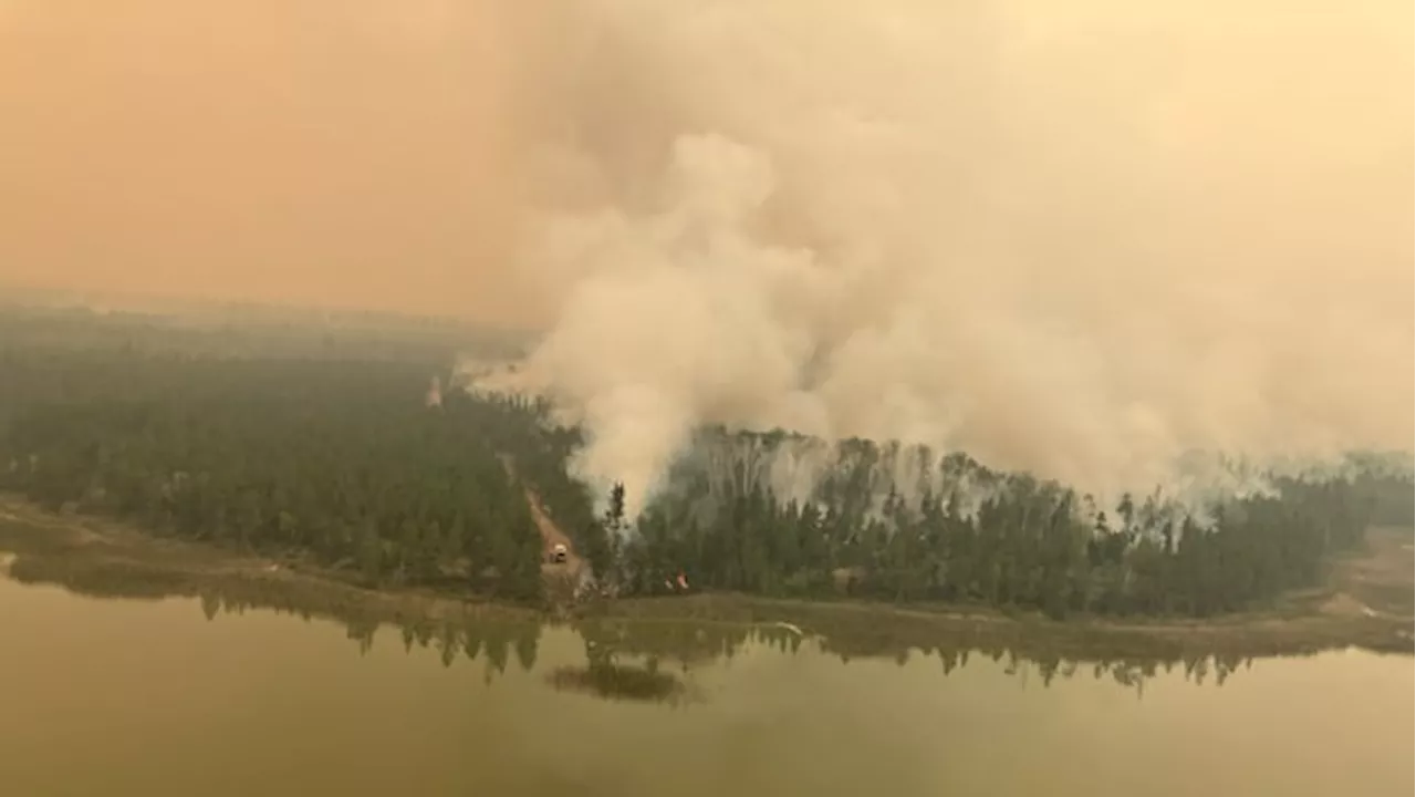 Wildfire near Clinton, B.C., damages or destroys buildings on 20 properties