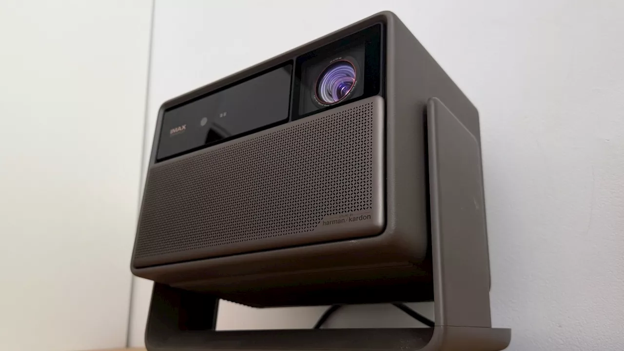 XGIMI Horizon 20 Max: Can 5,700 Lumens Bridge the Gap to 4K TVs?