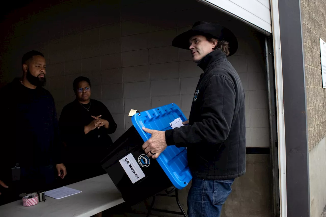The 35,000-Signature Gap: Corb Lund’s Legal Fight to Ban Alberta Coal Mining