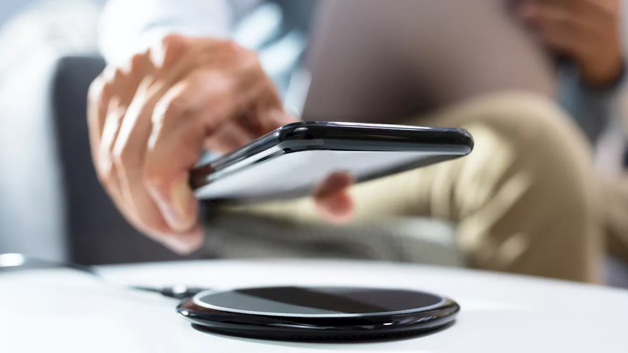 The Wireless Charging Trade-off: Convenience vs. Speed
