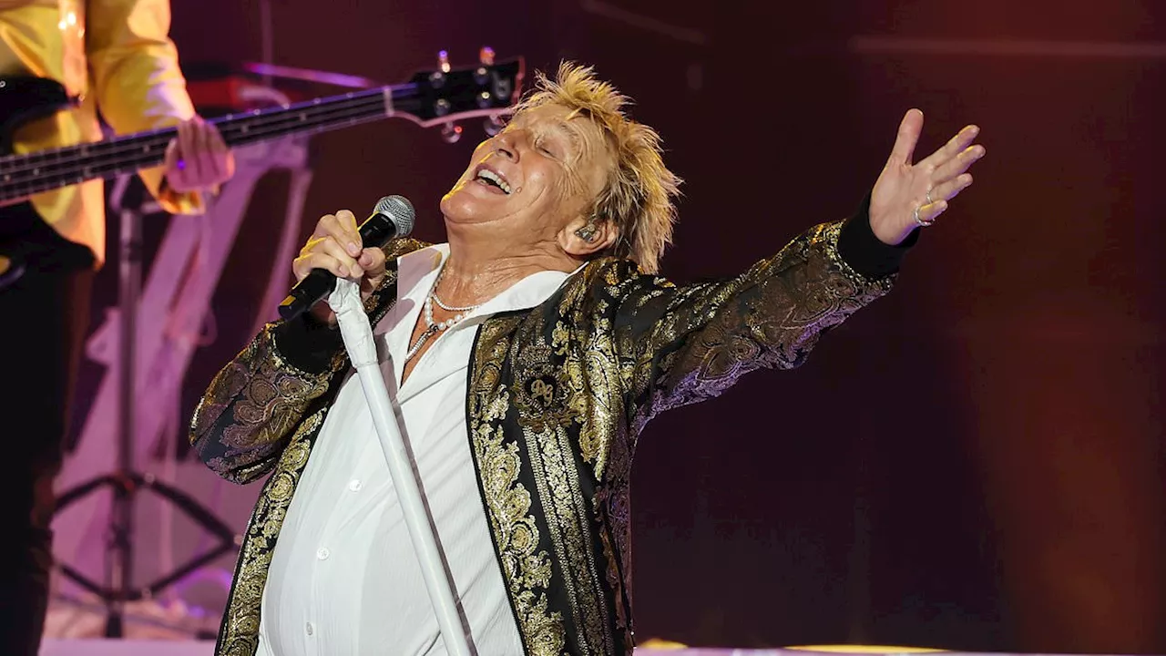 Rod Stewart Defies Health Setbacks to Continue "One Last Time" Tour