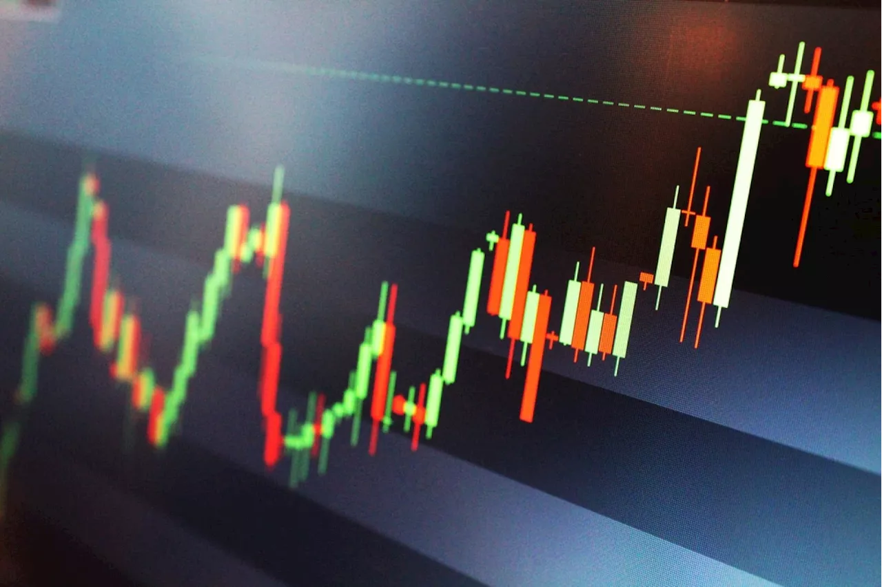 The Moving Average Wall: Solana, XRP, and Shiba Inu Stuck in a Bearish Stalemate