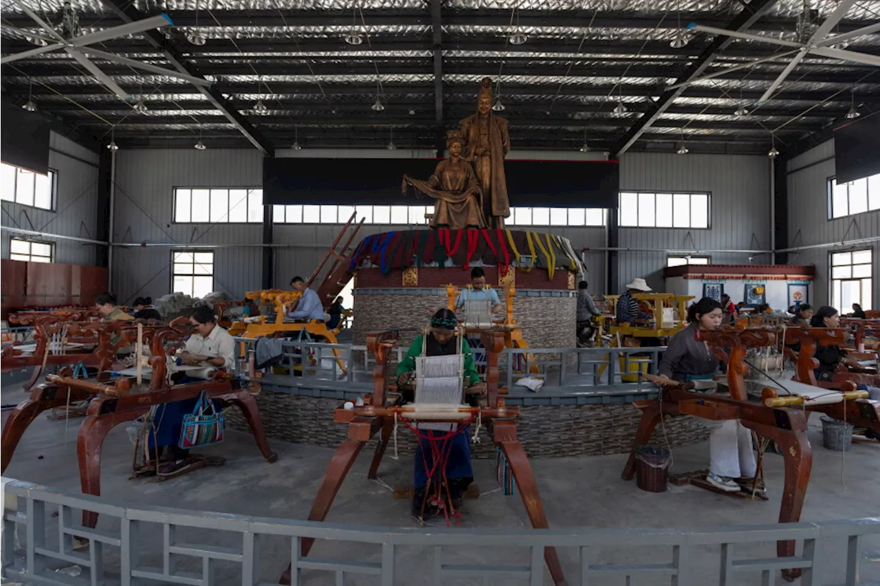 Weaving the Past: Shannan's Fight to Save the Pulu Fabric Tradition