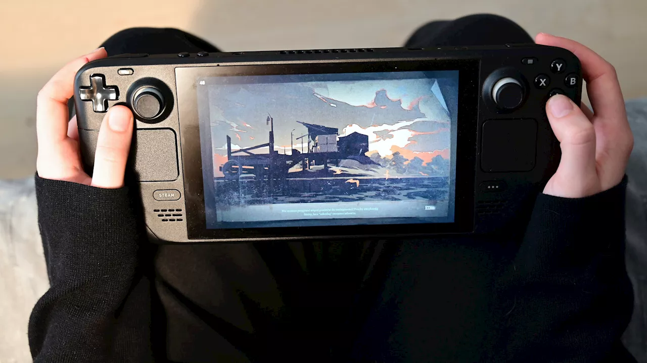 Beyond the Desk: Navigating the High-Stakes Handheld PC Hardware Market
