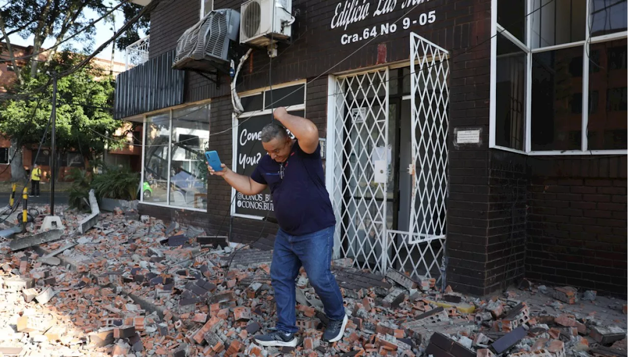 Colombia's 7.4 Magnitude Quake: President De La Espriella Mobilizes Amid Infrastructure Collapse