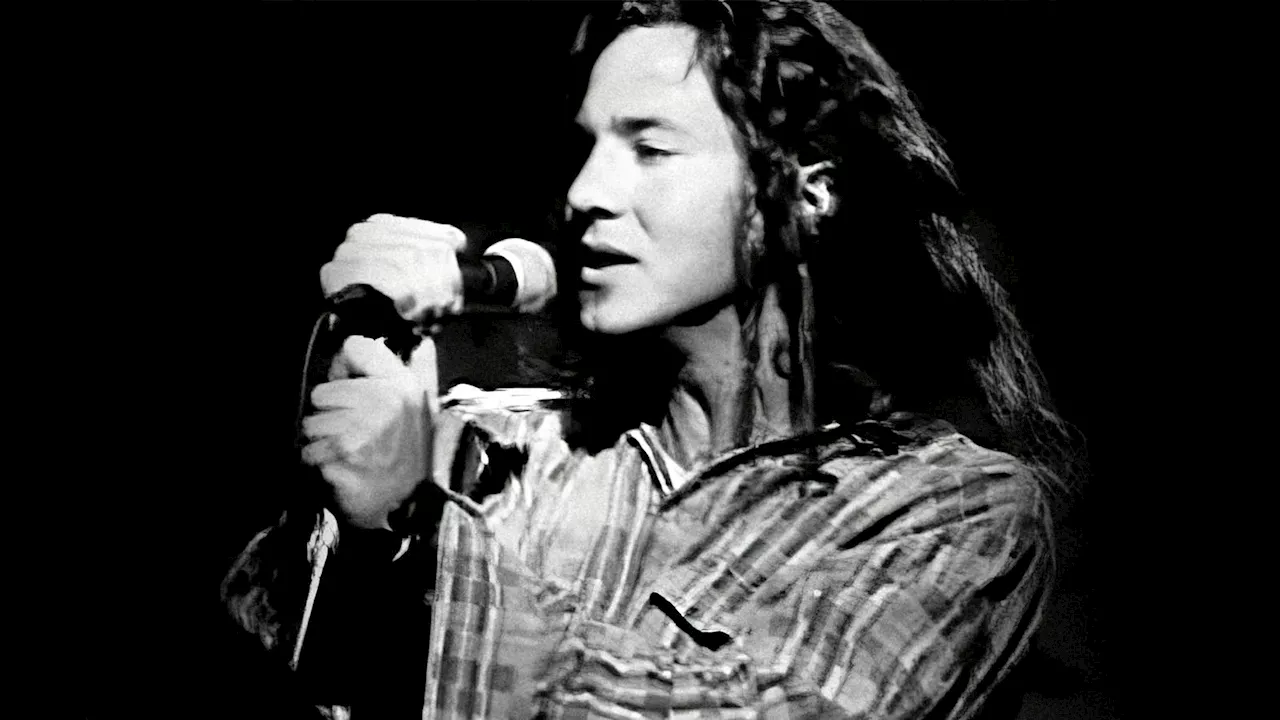 Beyond the Distortion: Revisiting the Raw Sound of the Grunge Revolution