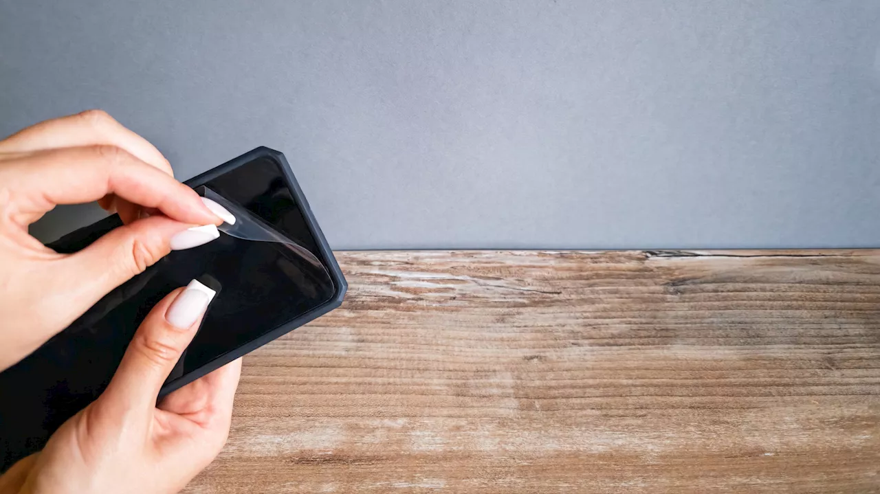 Samsung Galaxy S26: Is the Risk of Scratches Worth Sacrificing Display Quality?