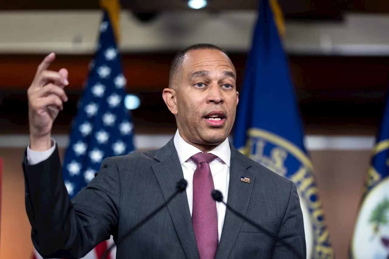 Jeffries Signals Centrist Pivot to Secure House Majority