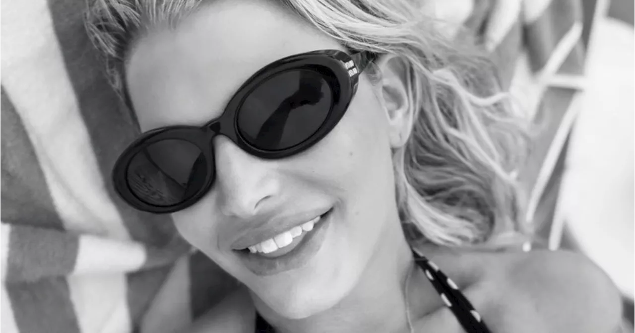 Beyond the Bikini: Jessica Simpson’s Defiance of Pop Star Body Standards