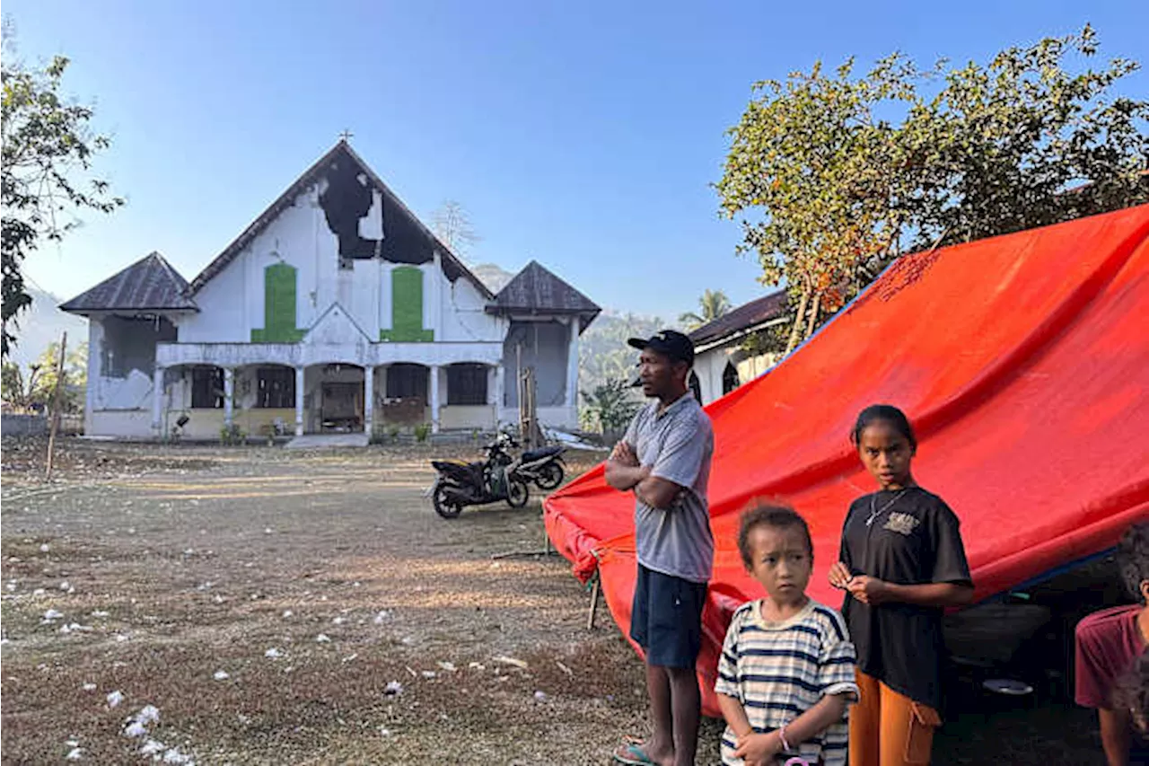 Flores Earthquake: 19,000 Displaced as Indonesia Battles Aftershocks