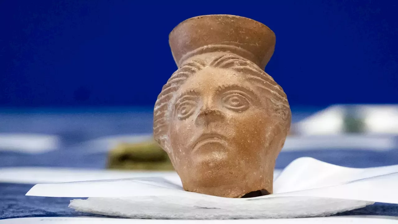 FBI Returns 48 Looted Egyptian Treasures in Los Angeles Ceremony