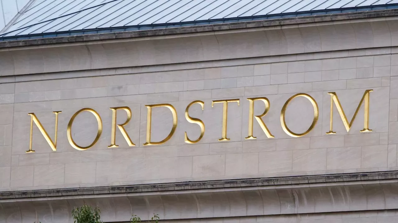 Mastering the Seasonal Shift: Navigating Nordstrom’s Summer Clearance