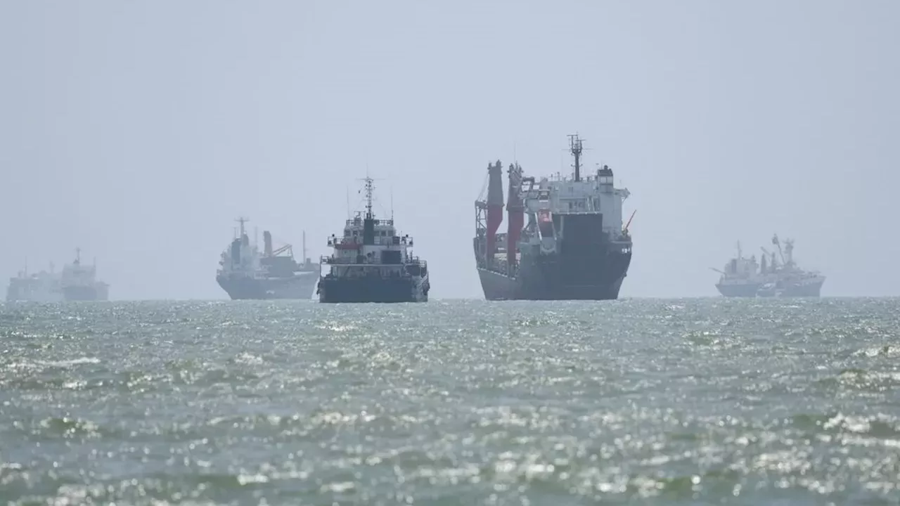 Hormuz Transit Deal: Iran and Oman Forge Temporary Path Amid U.S. Mine Warnings