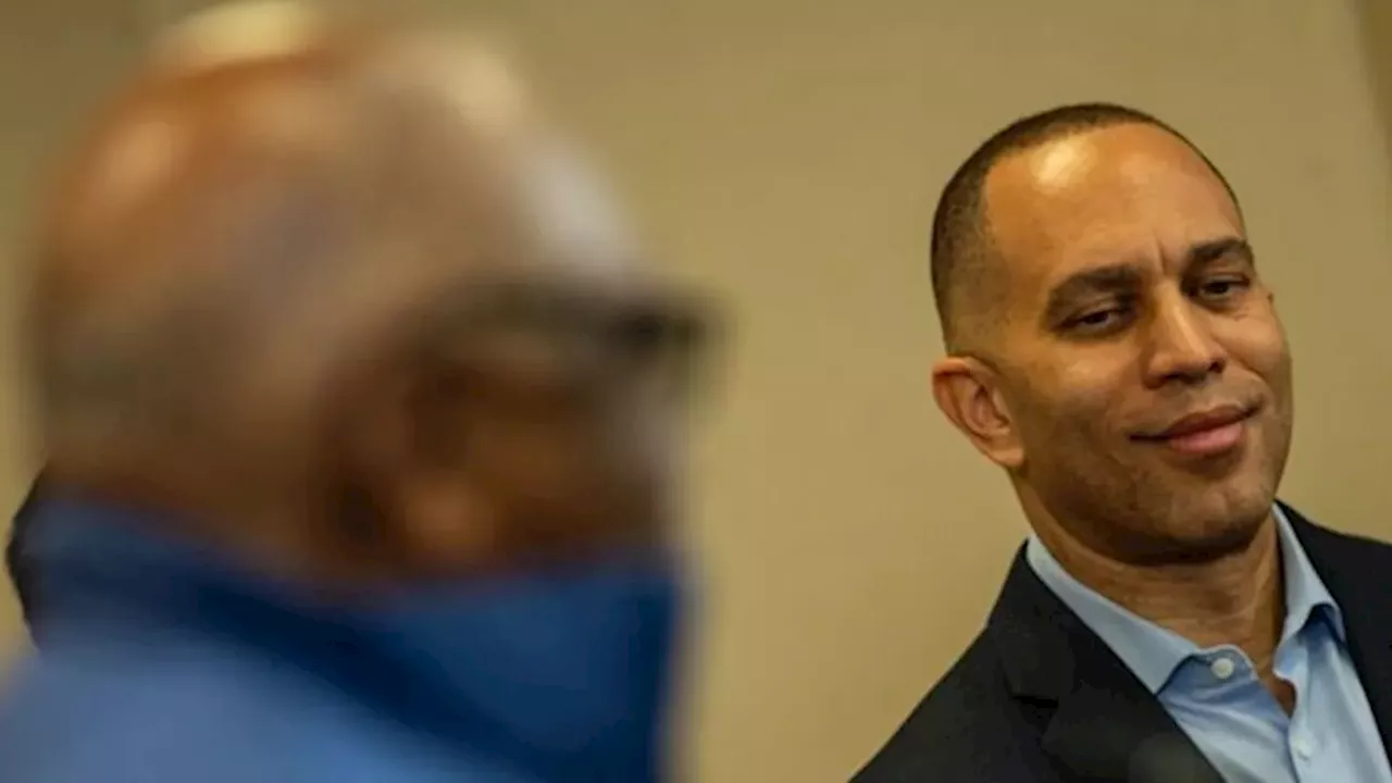 Clyburn Dismisses Progressive Critics of Hakeem Jeffries as Unproductive