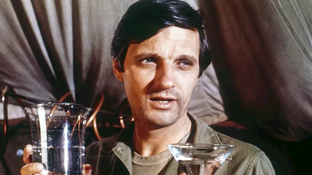 The Solo Surgeon: How M*A*S*H Season 4 Broke the Sitcom Mold