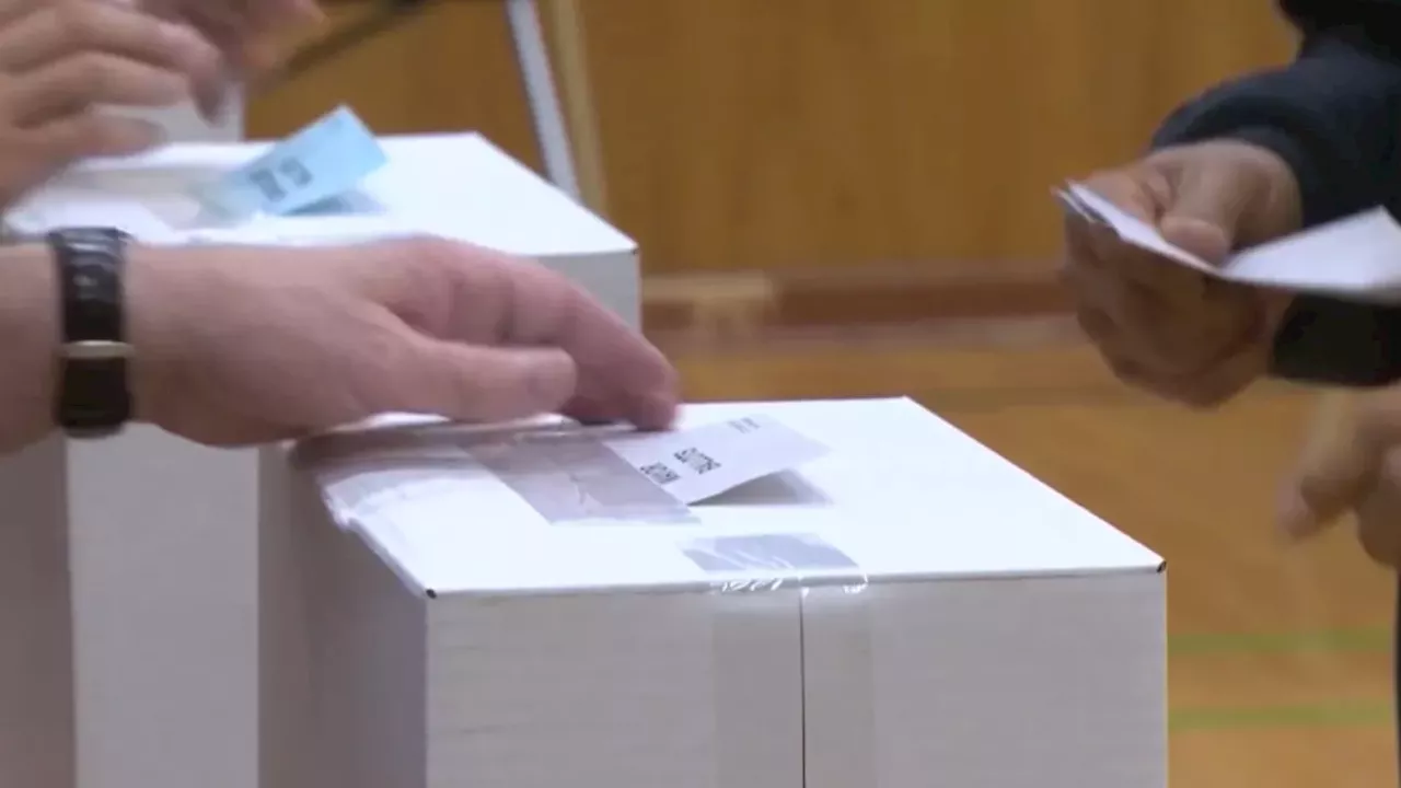 Canada's Mixed Signals: High Voter Engagement Amidst Economic Cooling
