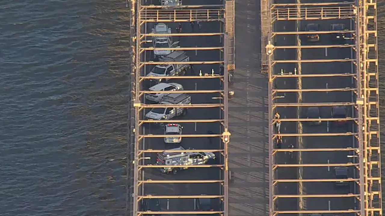 NYPD Officer Fatally Shoots Knife-Wielding Man on Brooklyn Bridge