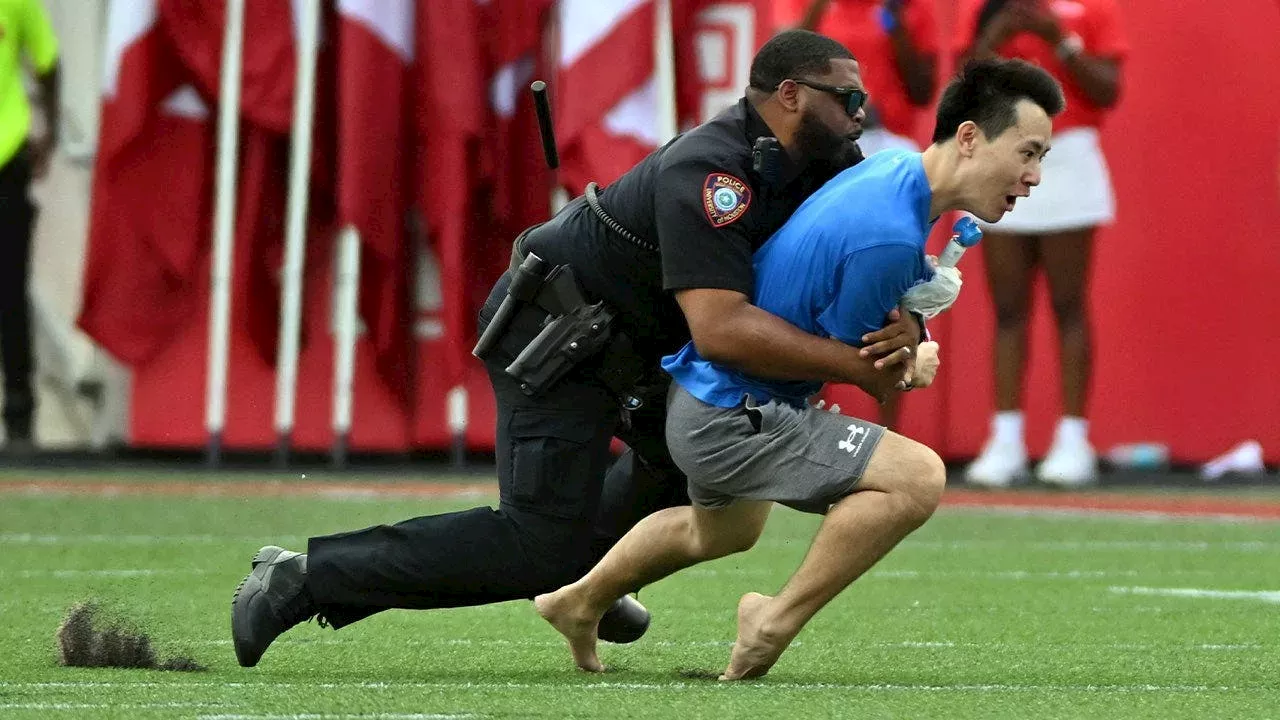 The High Price of Viral Fame: Houston Cougars Fan Leveled by Police