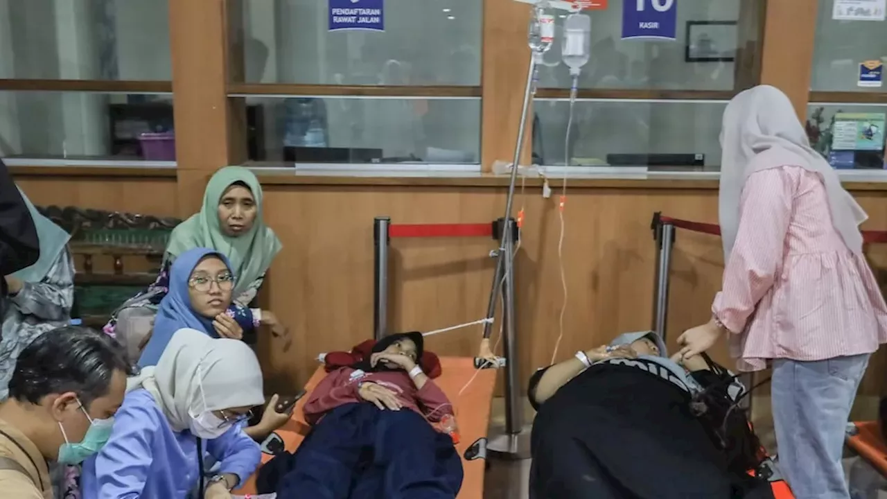 Indonesia's $28 Billion School Meal Dream Turns Into Health Nightmare