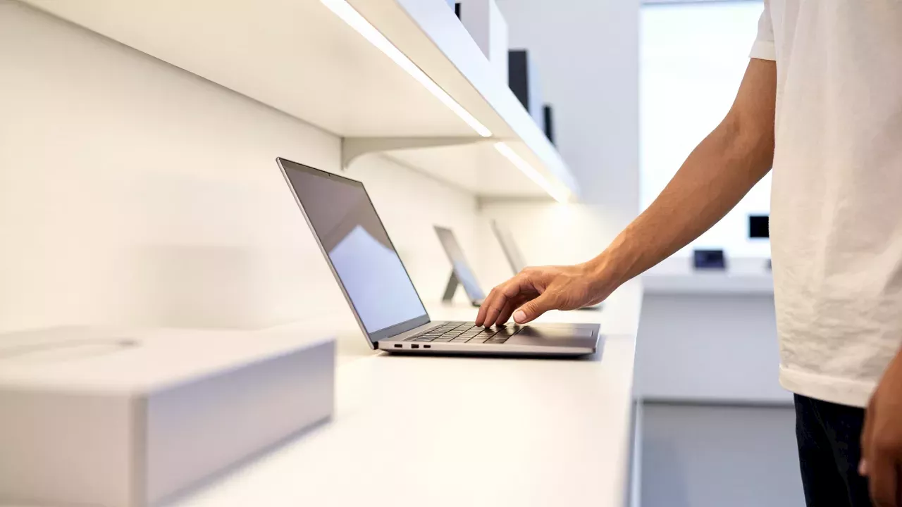 Labor Day's Tech Bloodbath: Is it Time to Buy or Wait for October?