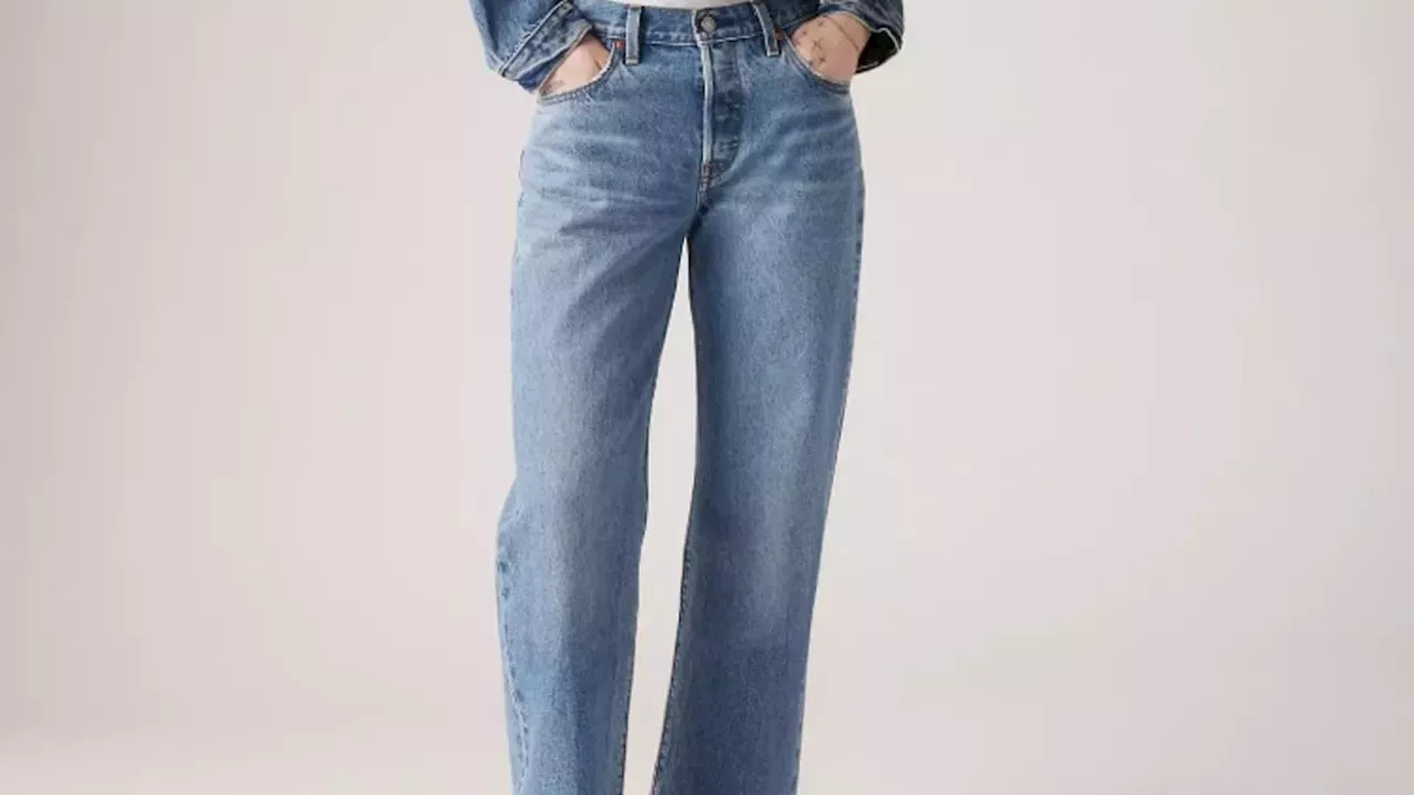 The £110 Denim Secret: Inside Holly Willoughby's YouTube Wardrobe