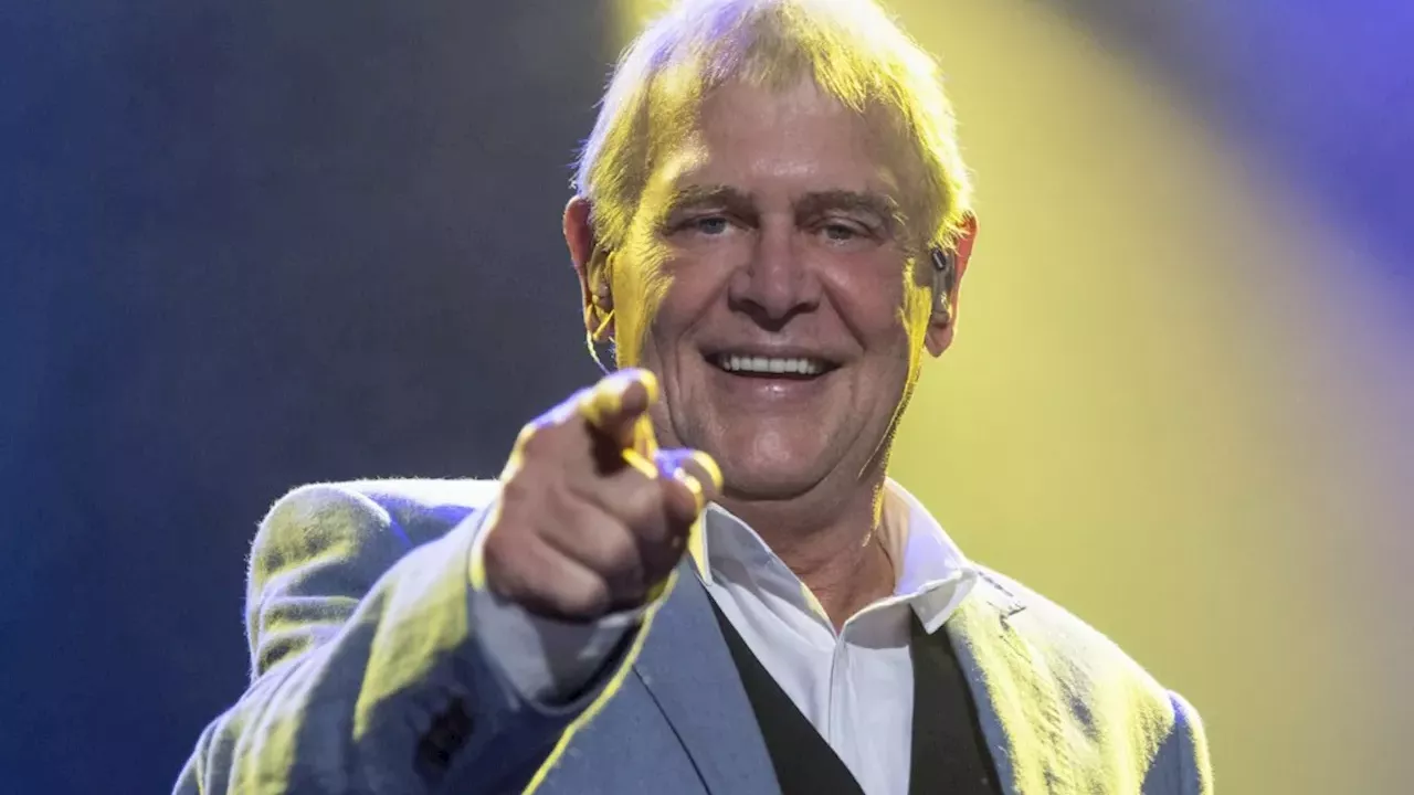 The Silent Icon: John Farnham’s Legacy Amidst a Forced Retirement