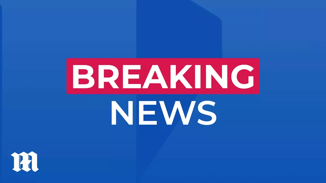 UK Job Losses Double Forecasts as Wage Growth Hits 6-Year Low