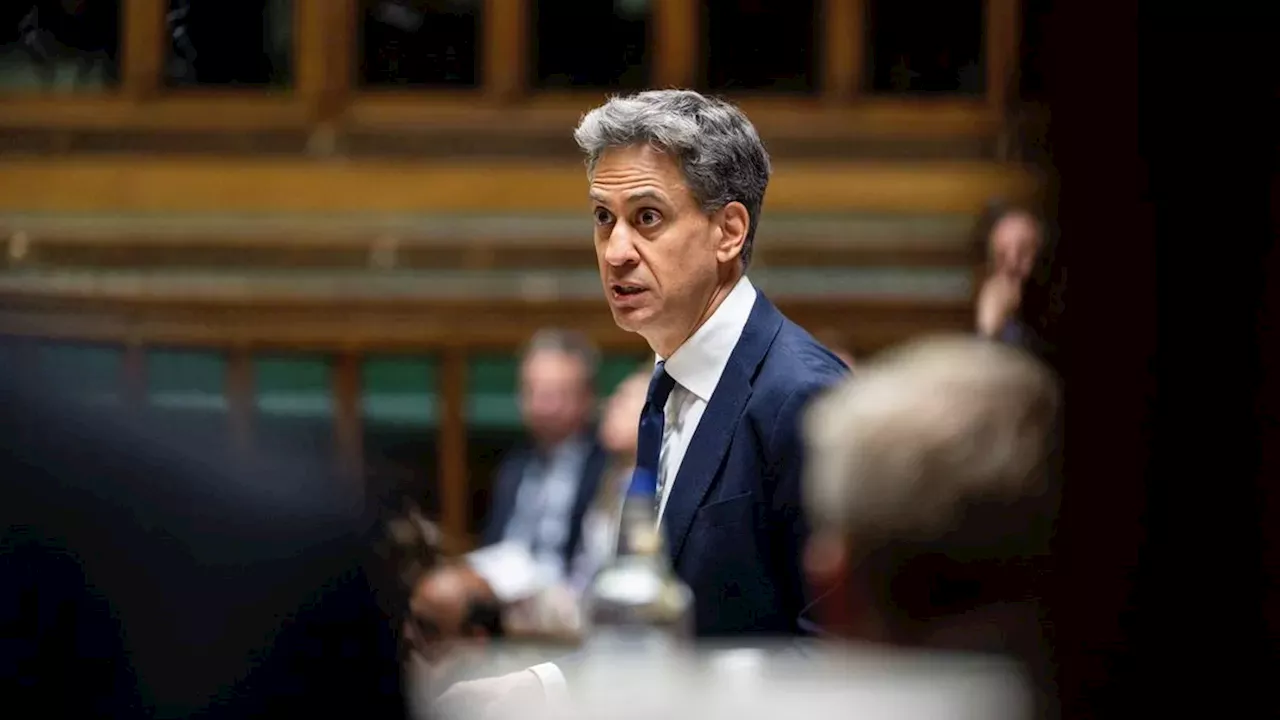 Britain's Miliband Criticises Israel, Announces Sanctions on Illegal Settlements