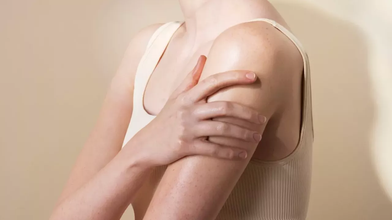 Beyond Lotions: Dermatologists Reveal the Best Body Oils for Deep Hydration