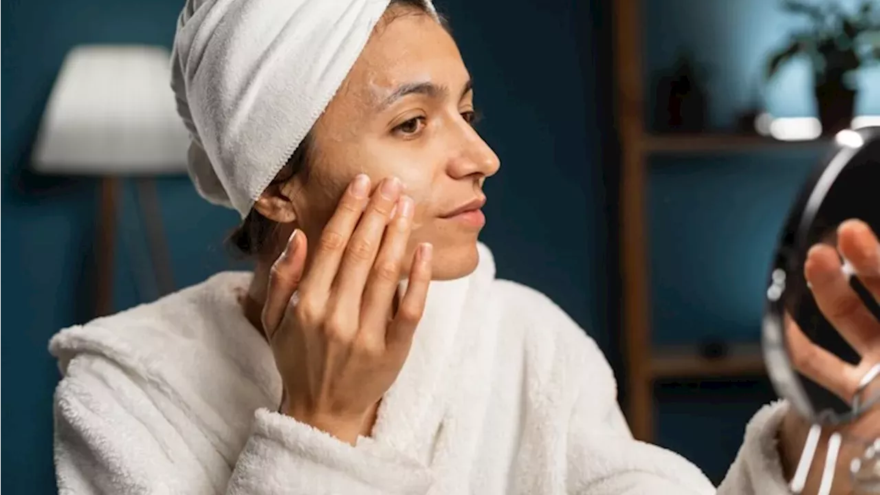 The Chemistry of Clear Skin: Navigating the Risks of Salicylic Acid