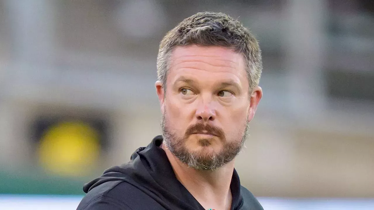 Oregon Ducks Achieve Historic Victory Amid Injury Concerns and Community Support