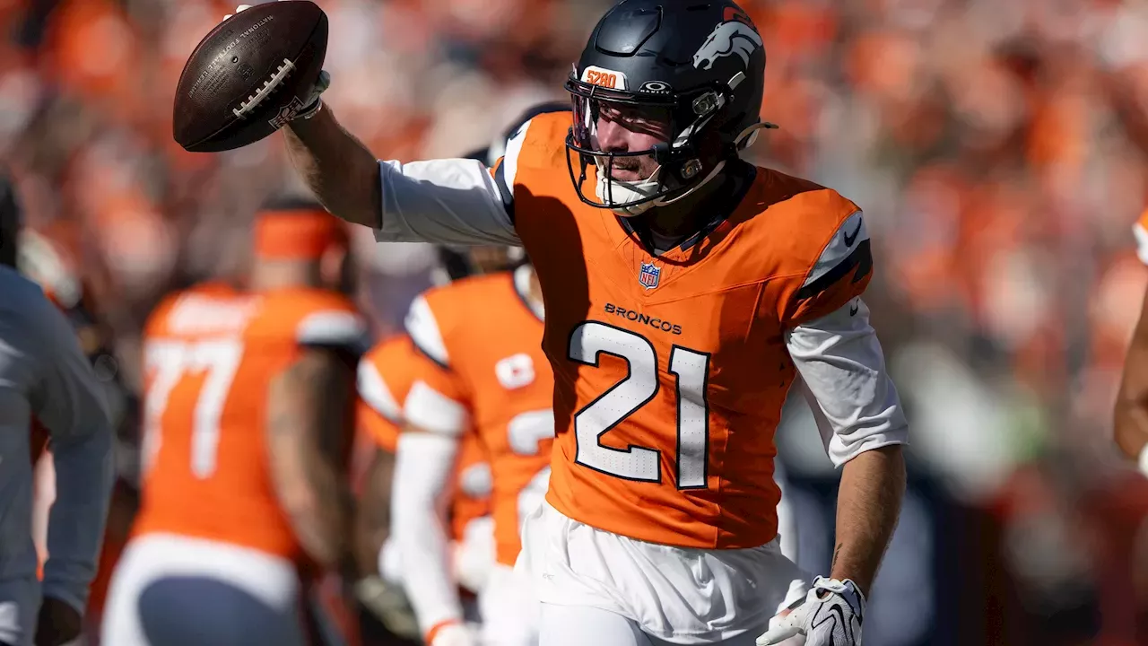 Broncos bounce back with 20-13 win over Jaguars, led by Waddle's 138 yards and Moss's INT