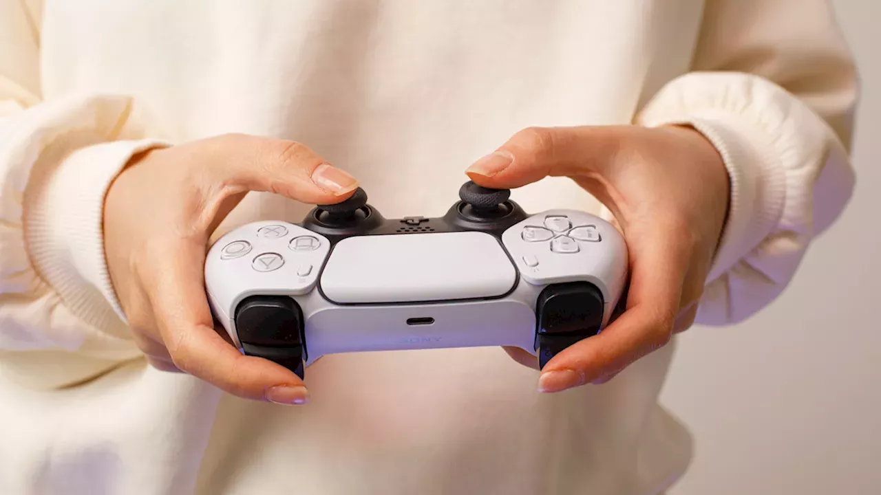 Xbox's 'Project Helix' Aims to Win the Next Console War via Physical Media