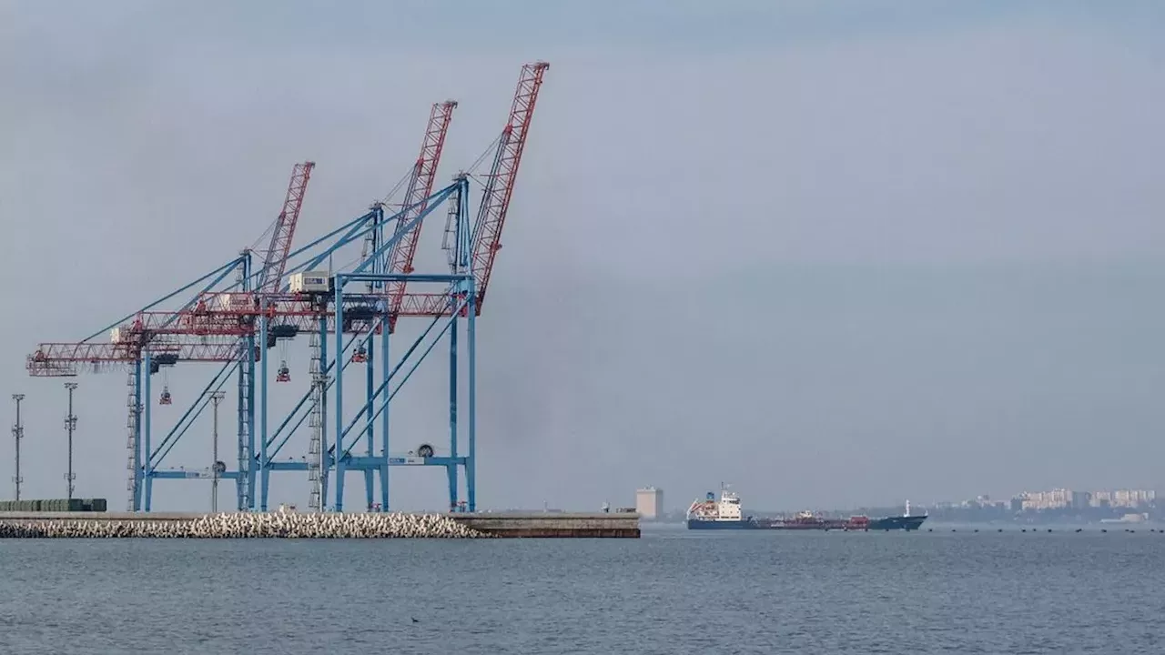 Russia and Ukraine Exchange Long-Range Strikes on Odessa Port and Samara Region