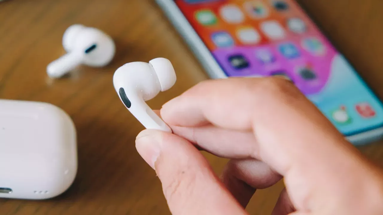 Apple clarifies why wireless charging won't kill your AirPods battery