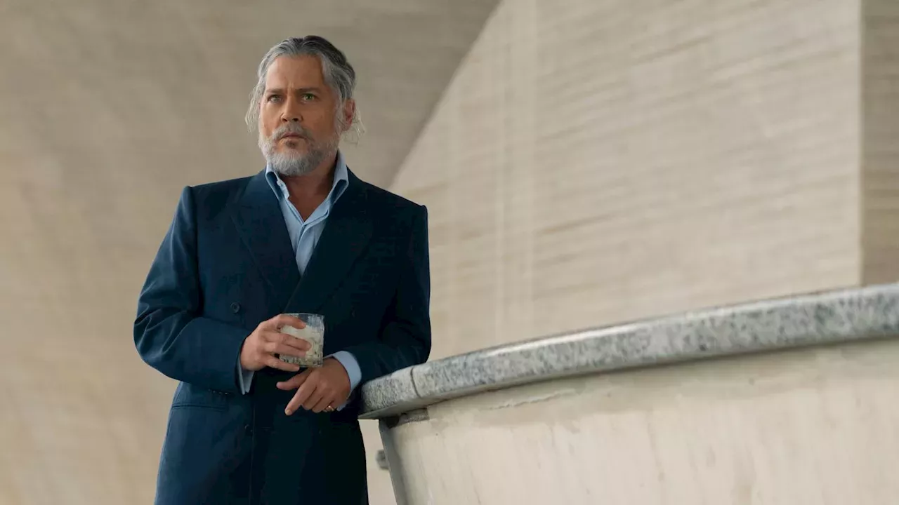 Beyond the Beard: Johnny Depp’s High-Stakes Return in Lionsgate’s ‘Day Drinker’