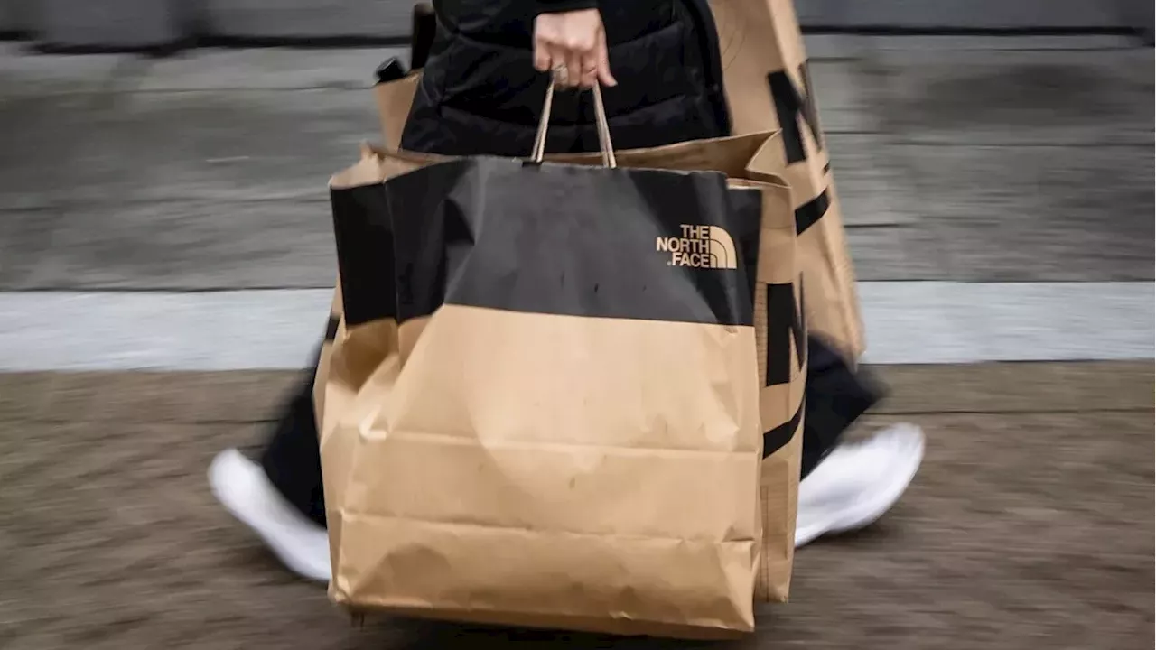 Canada's July Retail Dip: A Warning Sign or a Summer Fluke?