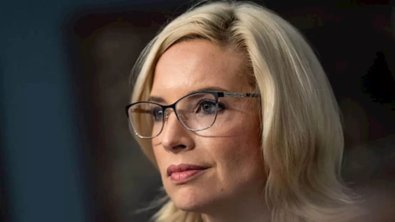 Protecting Iowa's Soybeans: Ashley Hinson Demands Accountability in China Trade Deal