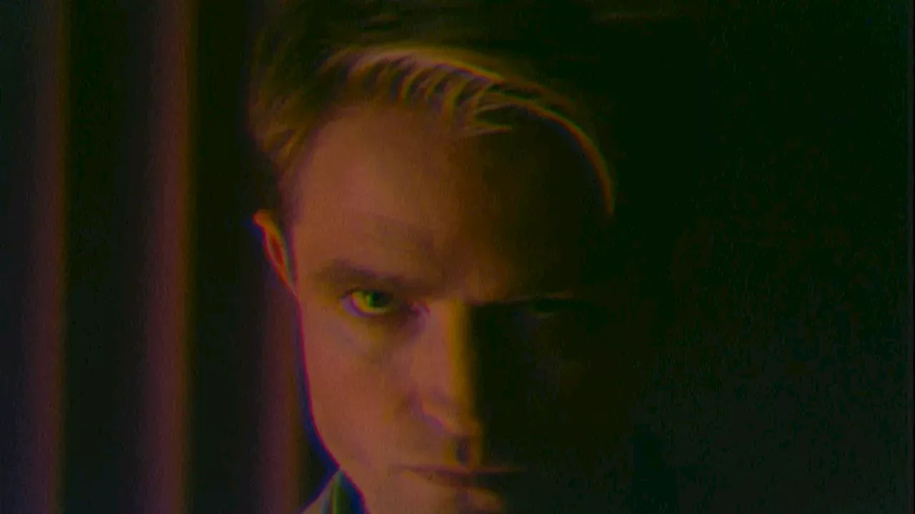 Robert Pattinson’s Primetime Deconstructs the Moral Gray Zones of To Catch a Predator