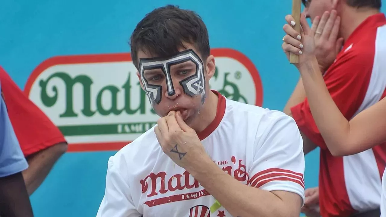 Eater X Tim Janus, Champion Competitive Eater, Dies at 49