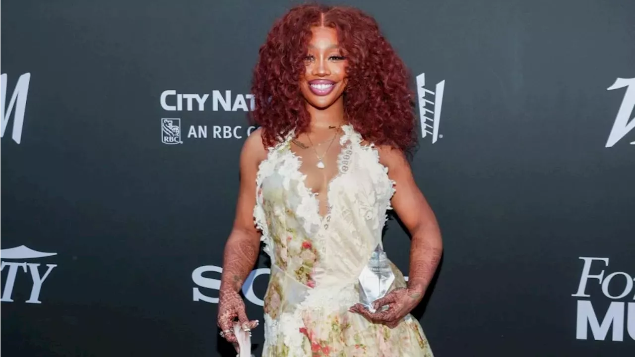 SZA Claims Her Place Among Jersey Legends in Star-Studded Induction