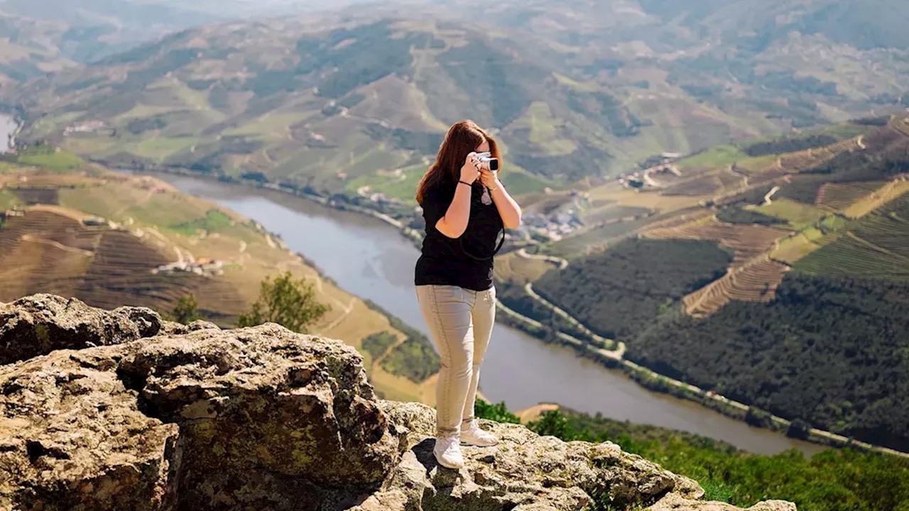 Smart Glass: Navigating the Used Mirrorless Market in 2025