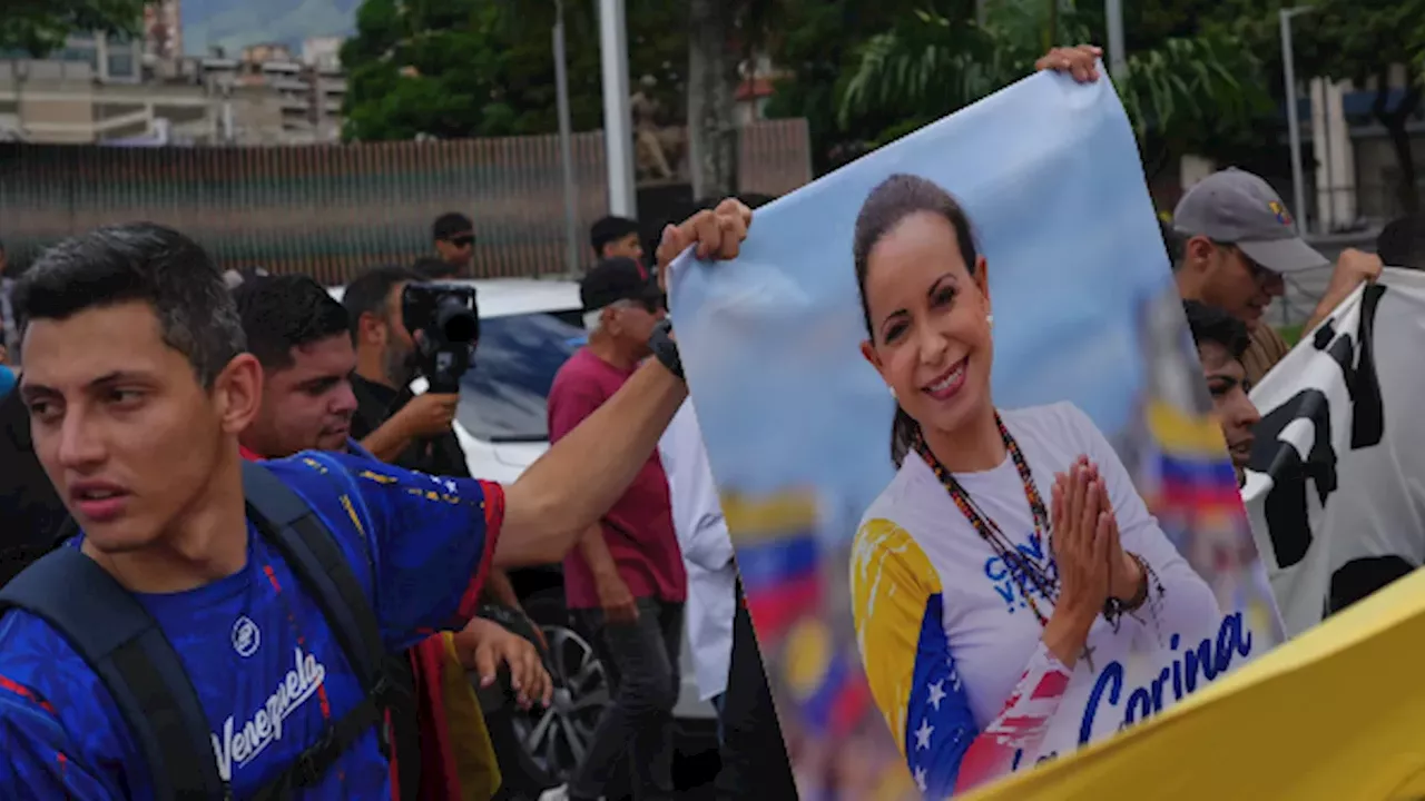Caracas Protests Demand Election Clarity Amid Machado's Potential Return