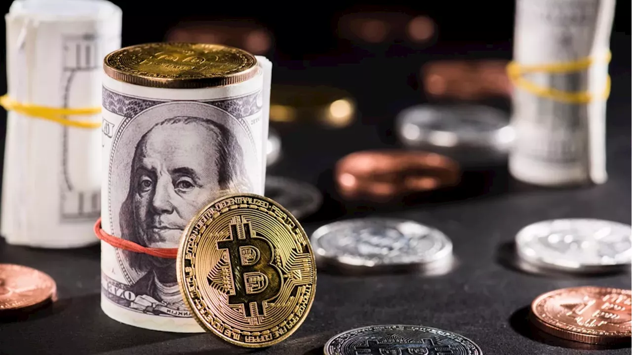 Bitcoin Rally and US Dollar Strength Move Together in Rare Decoupling