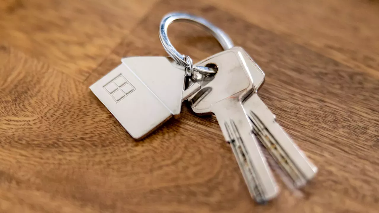 Keychain Gadgets Under $50: Power Banks, Cameras and More